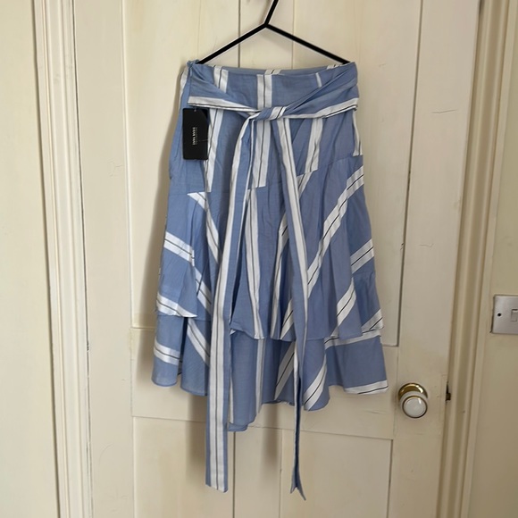 Zara Dresses & Skirts - Ready for Spring with this cool Zara skirt!